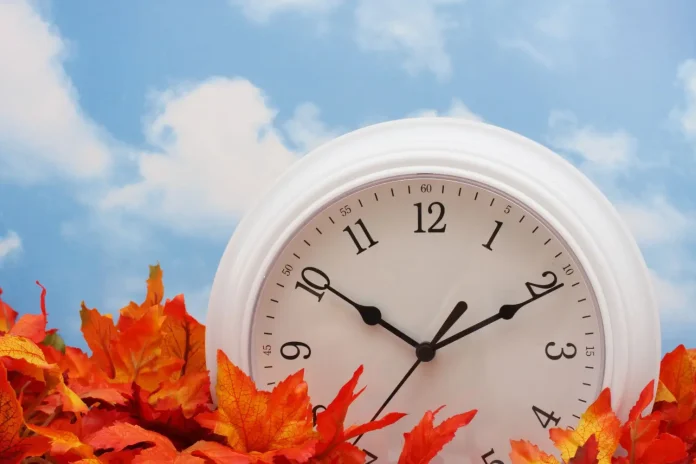 Horloge illustrant le passage à l’heure d’hiver en octobre 2026